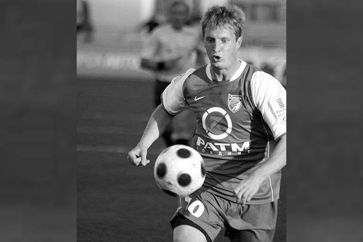    Фото "Футбольный клуб "Сибирь". История, люди, события"