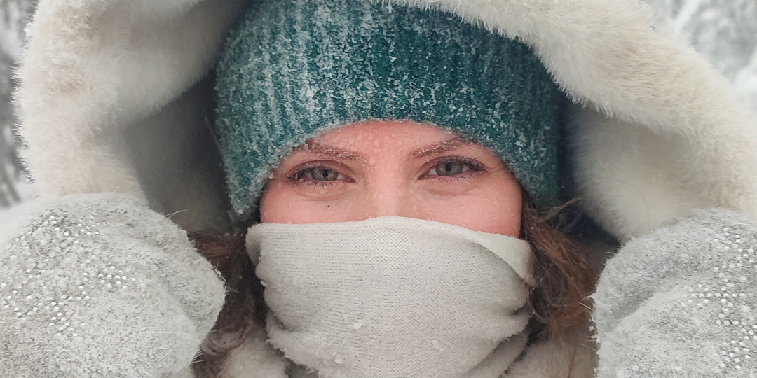 Пурга застала на вершине горы. Помянённый камень в Пермском крае.