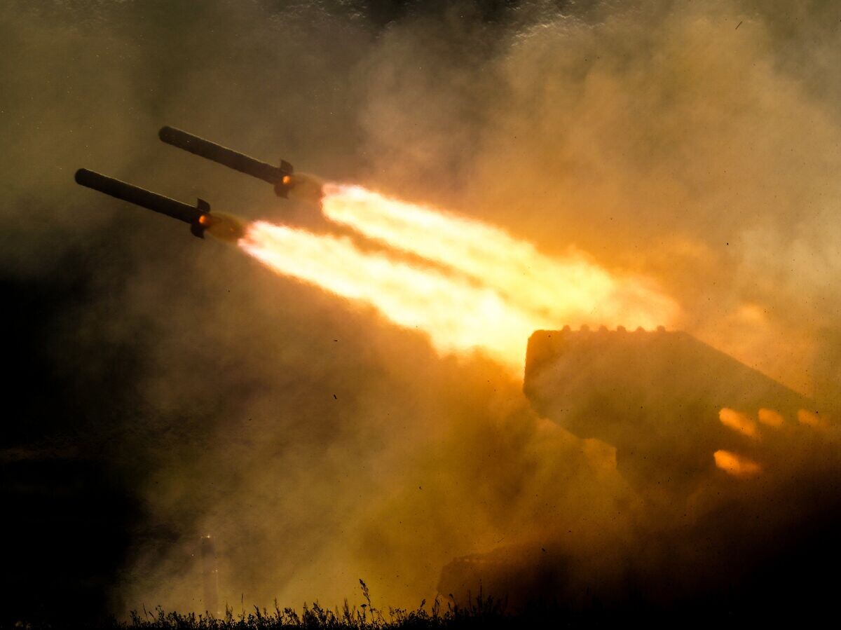    Тяжелая огнеметная система залпового огня ТОС-1а "Солнцепек" во время динамической экспозиции на выставке "Армия России – завтра" в рамках IV Международного военно-технического форума ""Армия-2018" в Кубинке | © РИА Новости / Владимир Астапкович