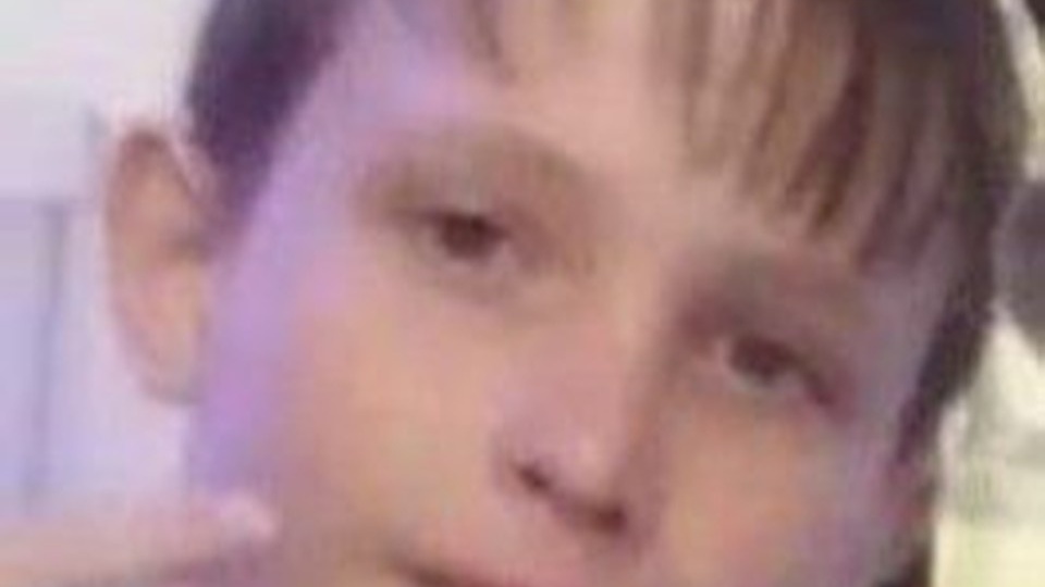 Ушел из дома и пропал: в Новокузнецке разыскивают 13-летнего школьника со шрамом на брови