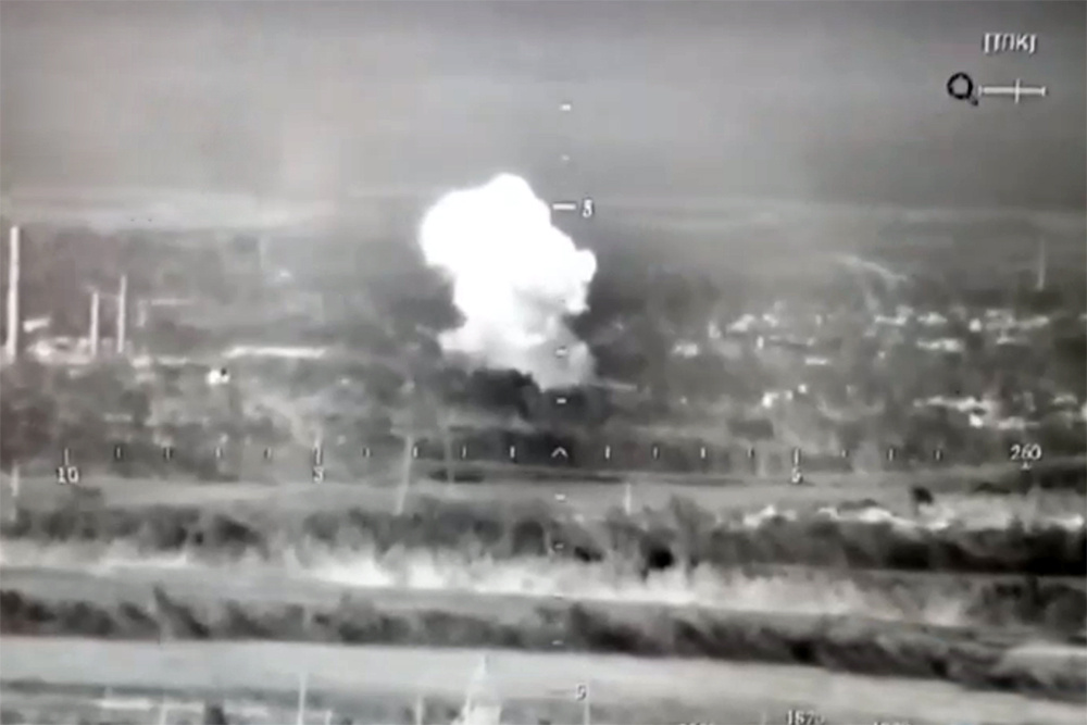    Удар ФАБ-1500. Фото: кадр видео