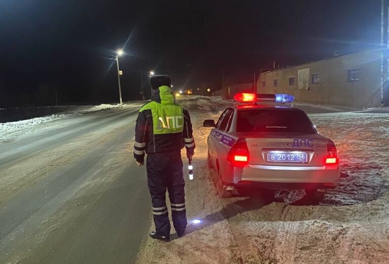    В ЗАТО Комаровский у водителя изъяли поддельные права Оренбуржье