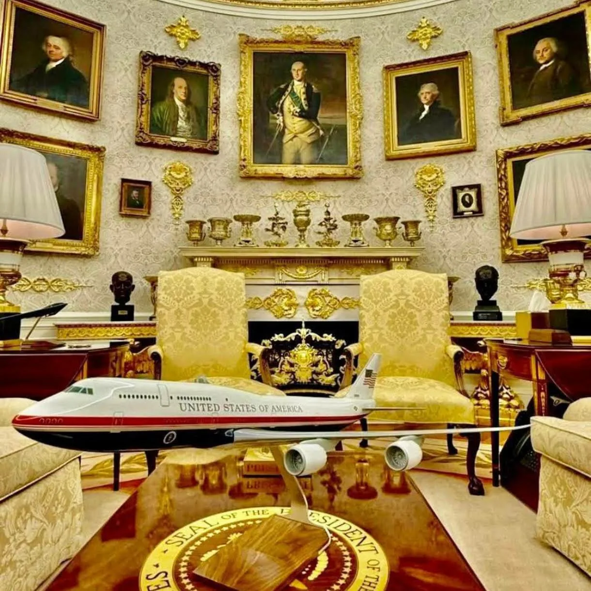 Тррамп гордится, что это все настоящее золото