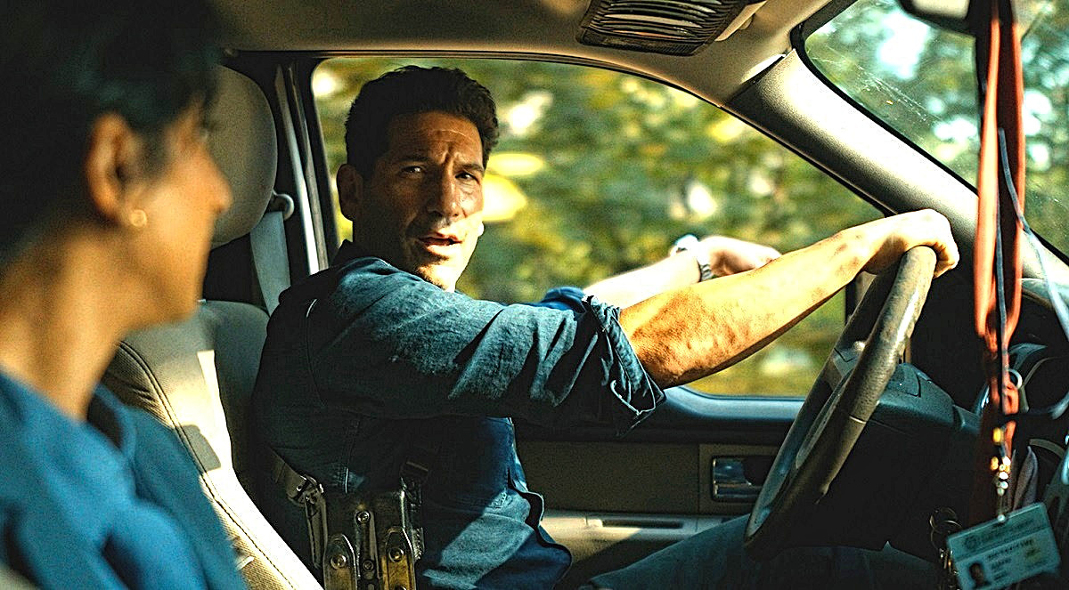 - Кажется, мы с вами, девушка, где-то раньше вместе снимались. Вы зомби в "Ходячих мертвецах" случайно не играли? 