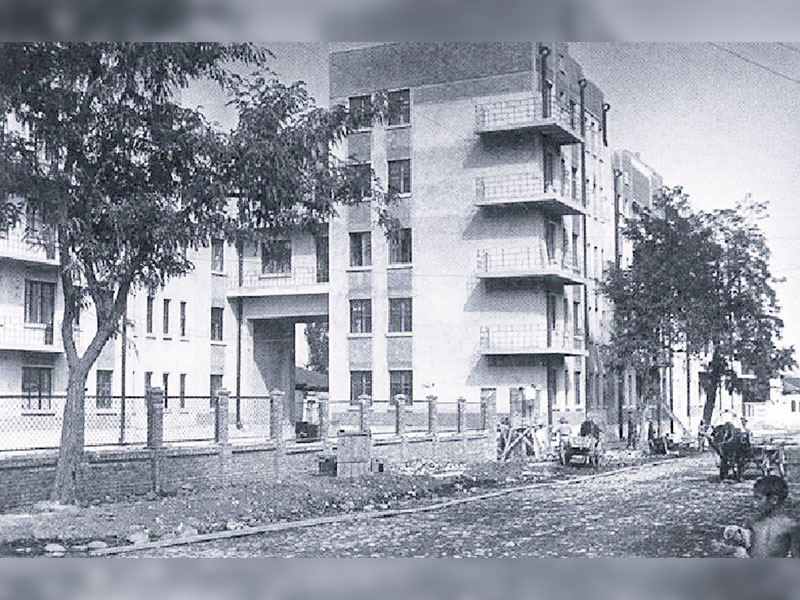 Вид Дома специалистов со стороны улицы Огнева