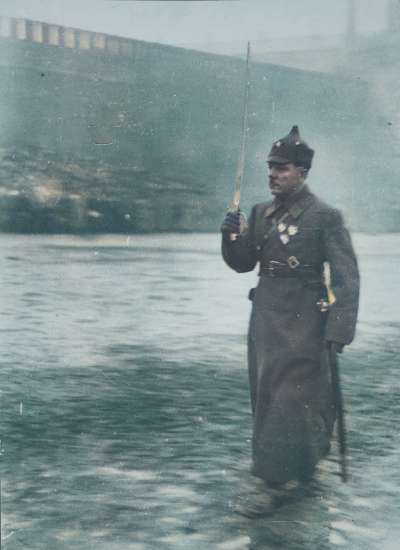 Народный комиссар по военным и морским делам СССР К. Е. Ворошилов во время парада на Красной площади в 1928 году