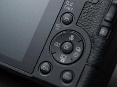    Монохромная версия камеры Ricoh GR IV оказалась намного дороже обычной