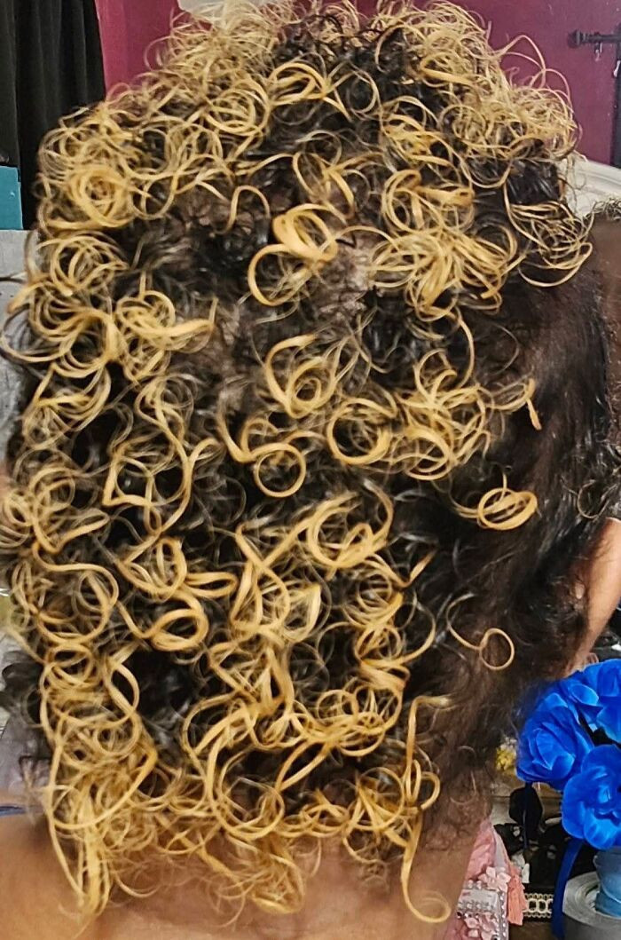 Прическа по мотивам макаронных изделий?