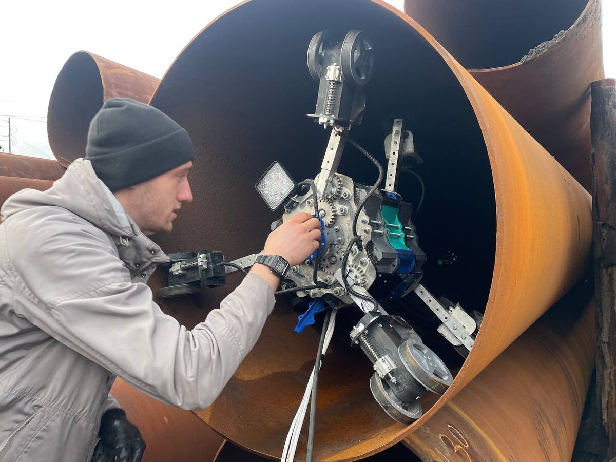    Отладка и настройка робота во внутритрубном пространстве / © Пресс-служба ПНИПУ