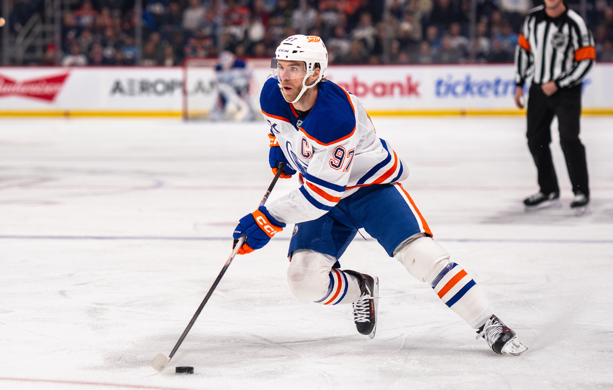   Нападающий "Эдмонтона" Коннор Макдэвид  Cameron Bartlett/Getty Images