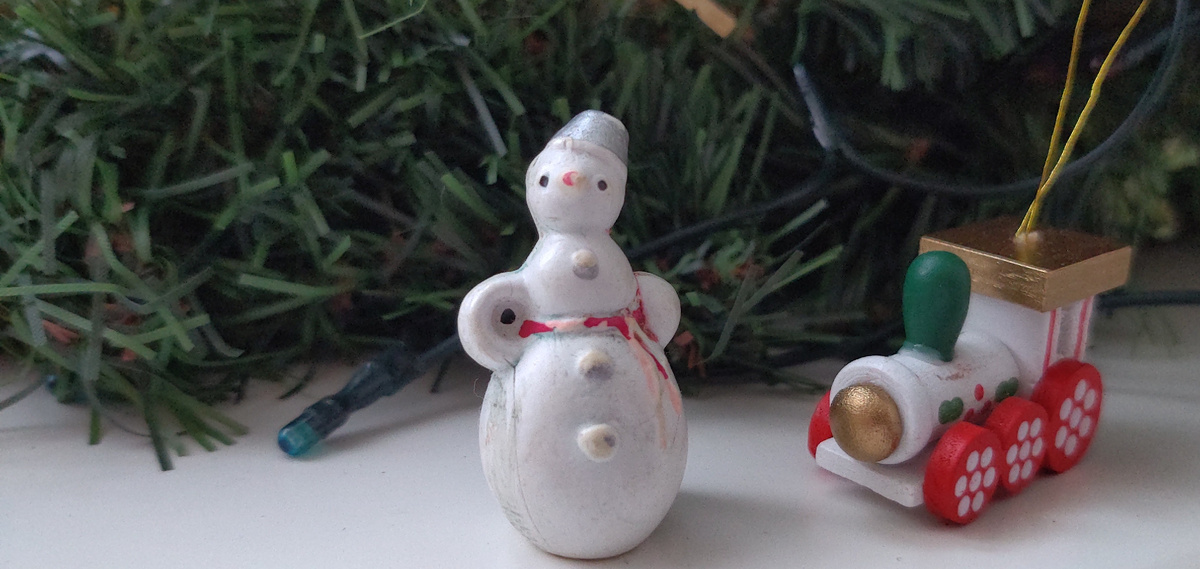 Снеговичок из набора "Зима", художник И.С. Манухина, 1967 год.