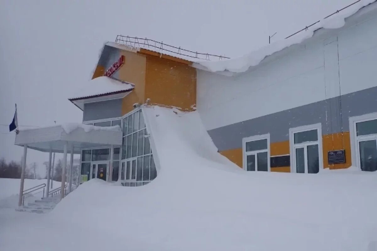    Циклон парализует авиасообщение в Николаевске-на-Амуре Хабаровского края