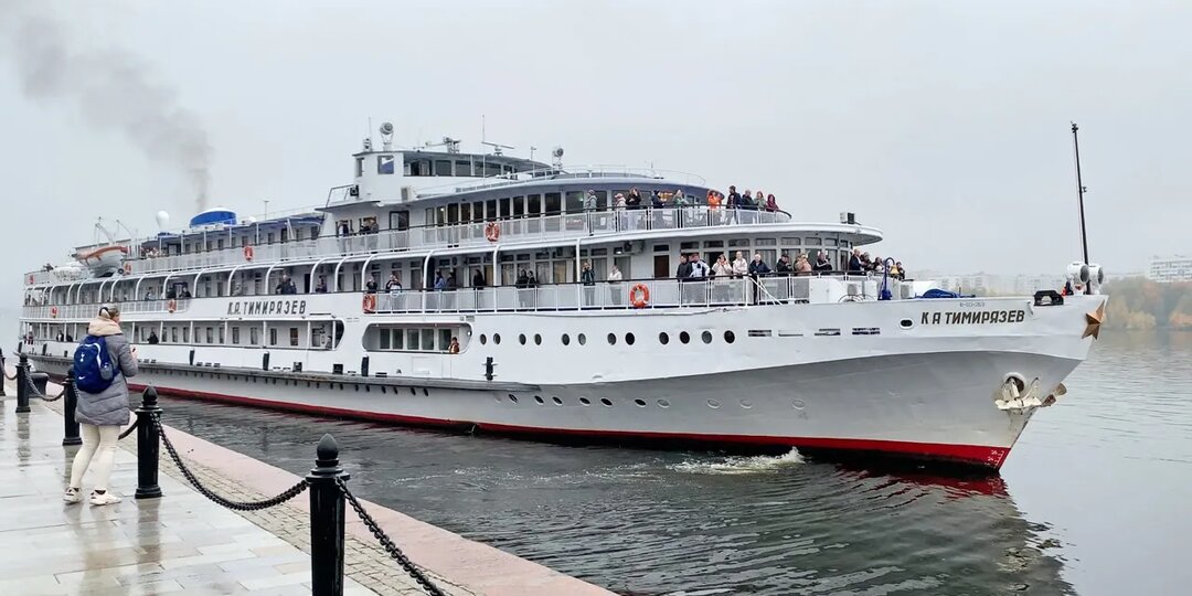 Теплоход «К.А. Тимирязев» уходит в последний рейс: пять странных сигналов на прощание