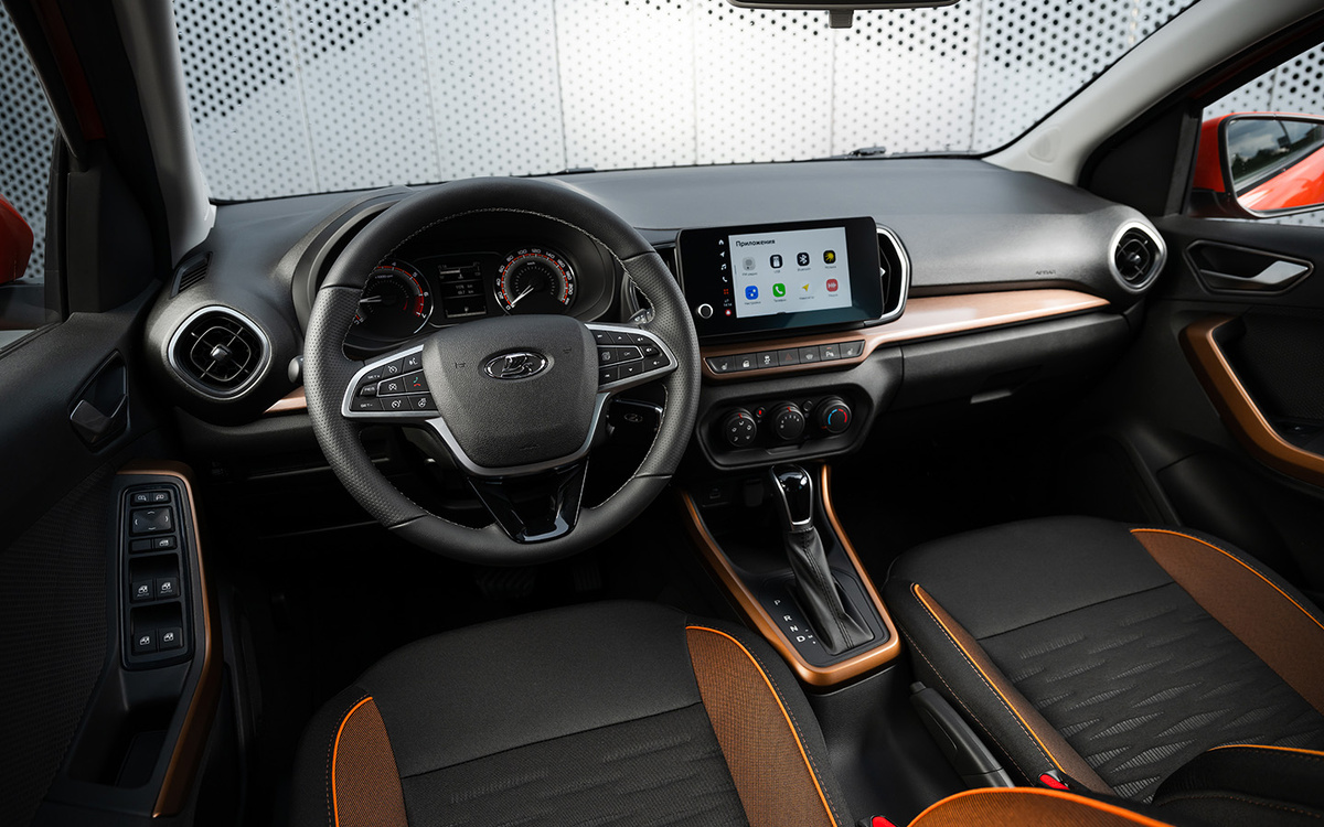 Салон стал современнее, но эргономические просчеты остались.