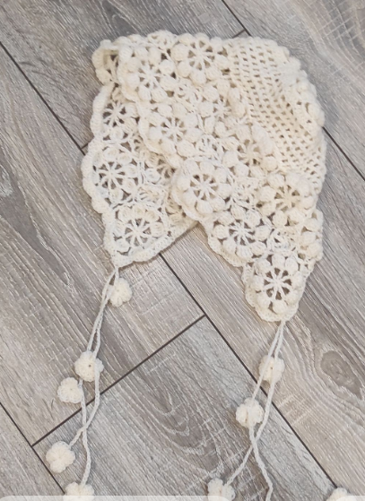 Чепчик я вязала для фотосессии девушки