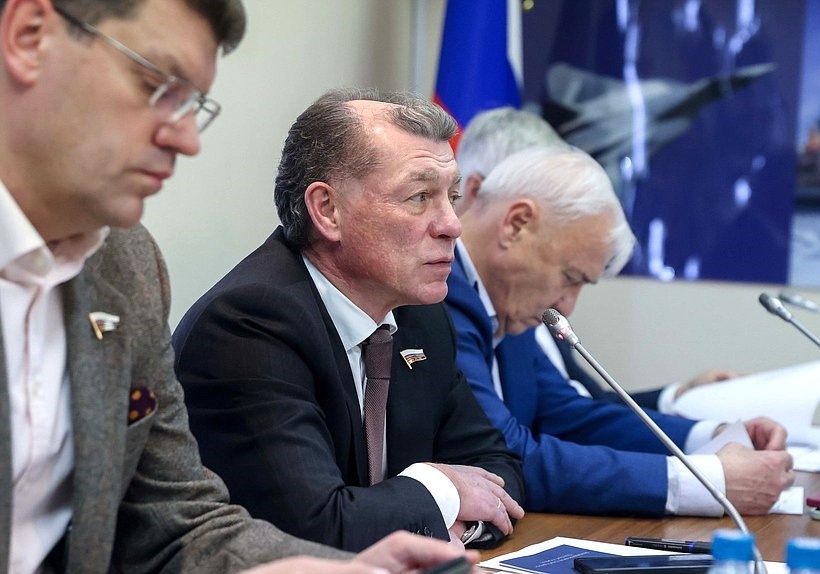 «Принятие законопроекта направлено на достижение цели, поставленной президентом — обеспечить к 2030 году рост объема инвестиций в основной капитал не менее чем на 60% по сравнению с уровнем 2020 года за счет постоянного улучшения инвестиционного климата», - Максим Топилин, Председатель Комитета Госдумы по экономической политике
фото: пресс-служба Госдумы