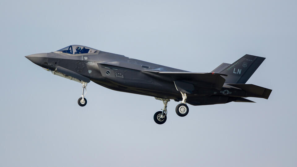     Истребитель ВВС США пропал у побережья Японии Timm Ziegenthaler/TASS