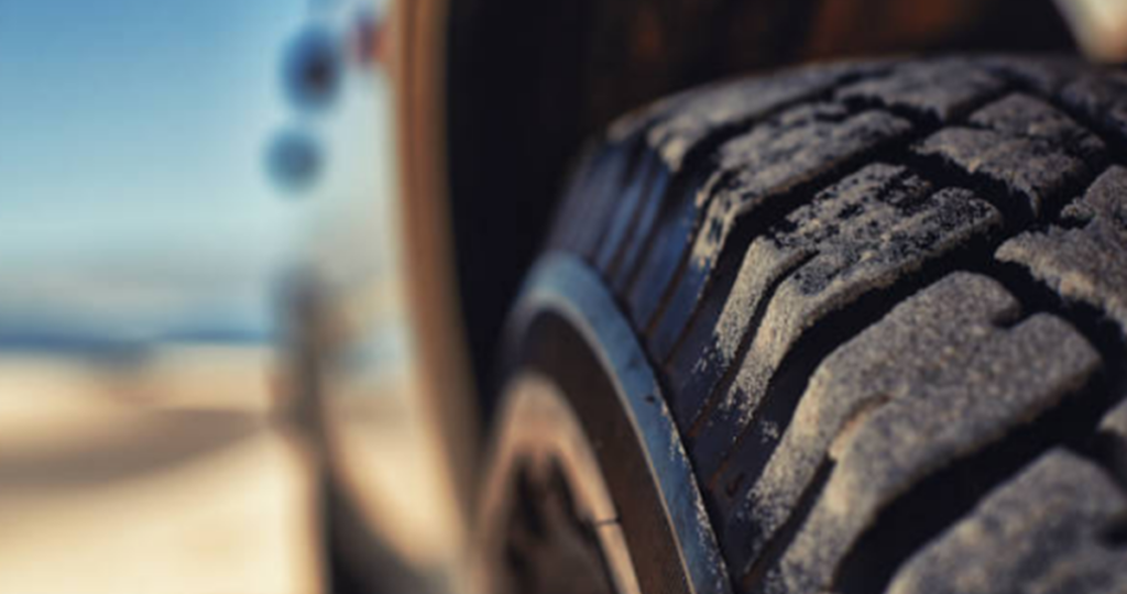 Сотни автомобилей россиян не прошли таможню и застряли в портах