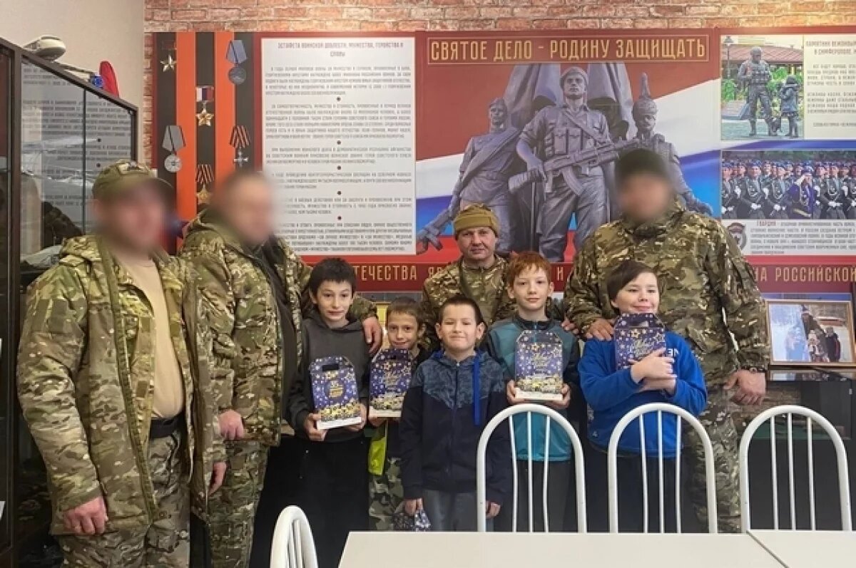    Бойцы СВО и ЛДПР подарили новогоднее чудо воспитанникам детского центра
