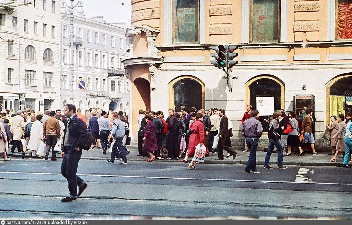 Владимирский проспект, 2