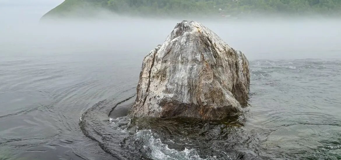 Шаман-камень. Фото: Александр Тараканов/Фотобанк Лори