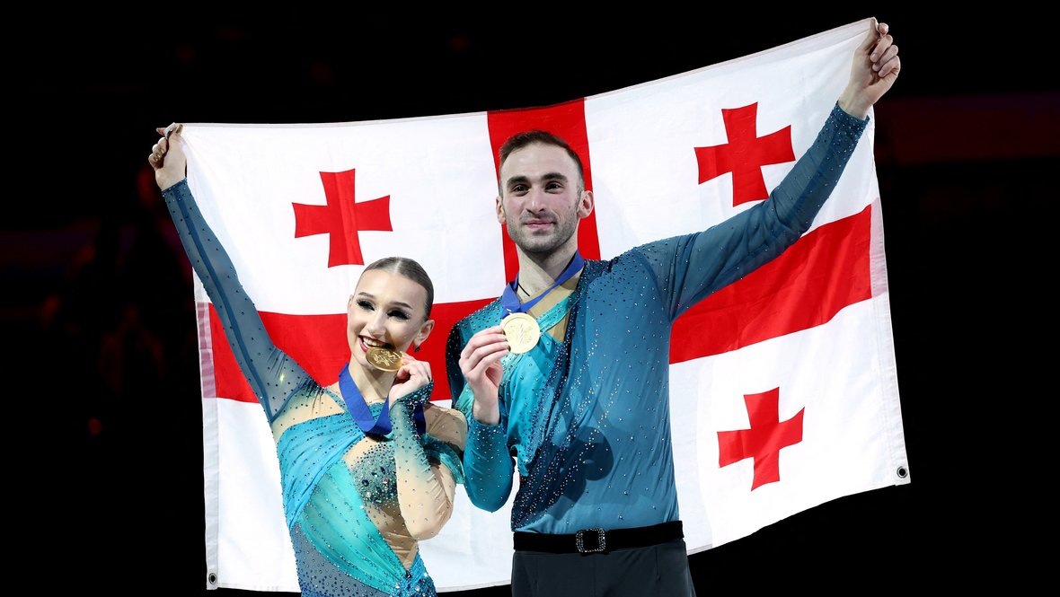    Анастасия Метелкина и Лука Берулава. Reuters