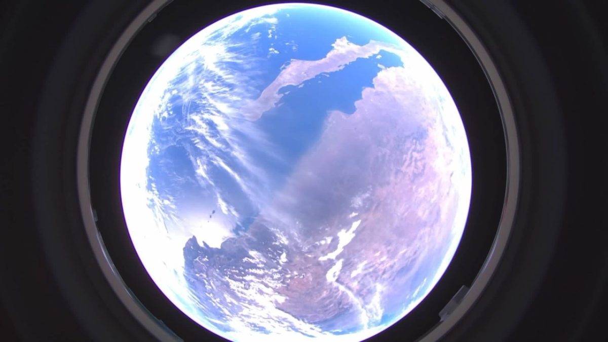    Камера нужна для того, чтобы оператор мог следить за состоянием бортового оборудования