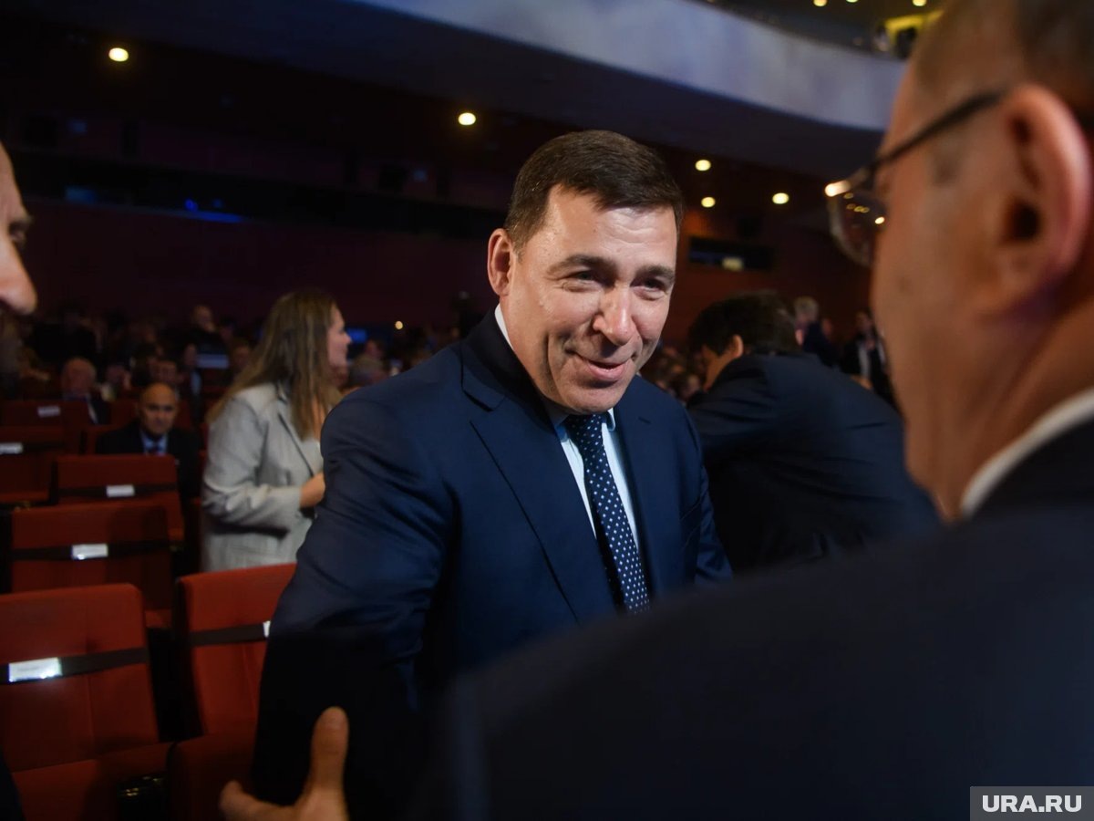     Место Куйвашеву дали в первом ряду