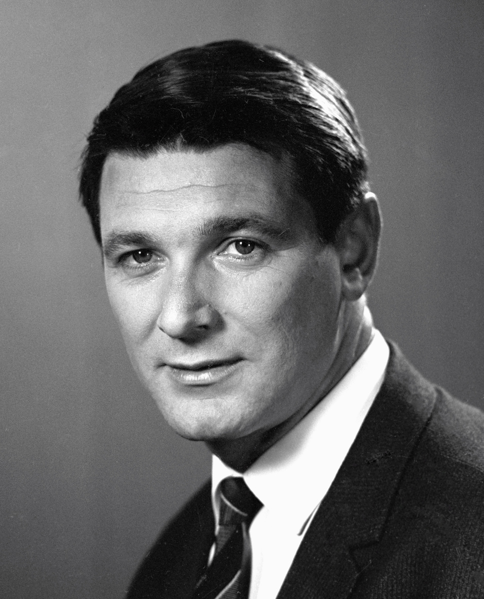    Первым ведущим телепередачи стал актёр театра и кино Александр Белявский. Интересно, что он нередко снимался в фильмах польского производства. Два выпуска шоу довелось вести Андрею Миронову / РИА Новости / Георгий Тер-Ованесов