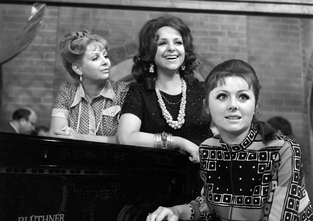    Сначала передача называлась «Добрый вечер». Через год название поменяли на «13 стульев». Слово «кабачок» добавилось позднее / Legion-Media / Виталий Созинов / ТАСС