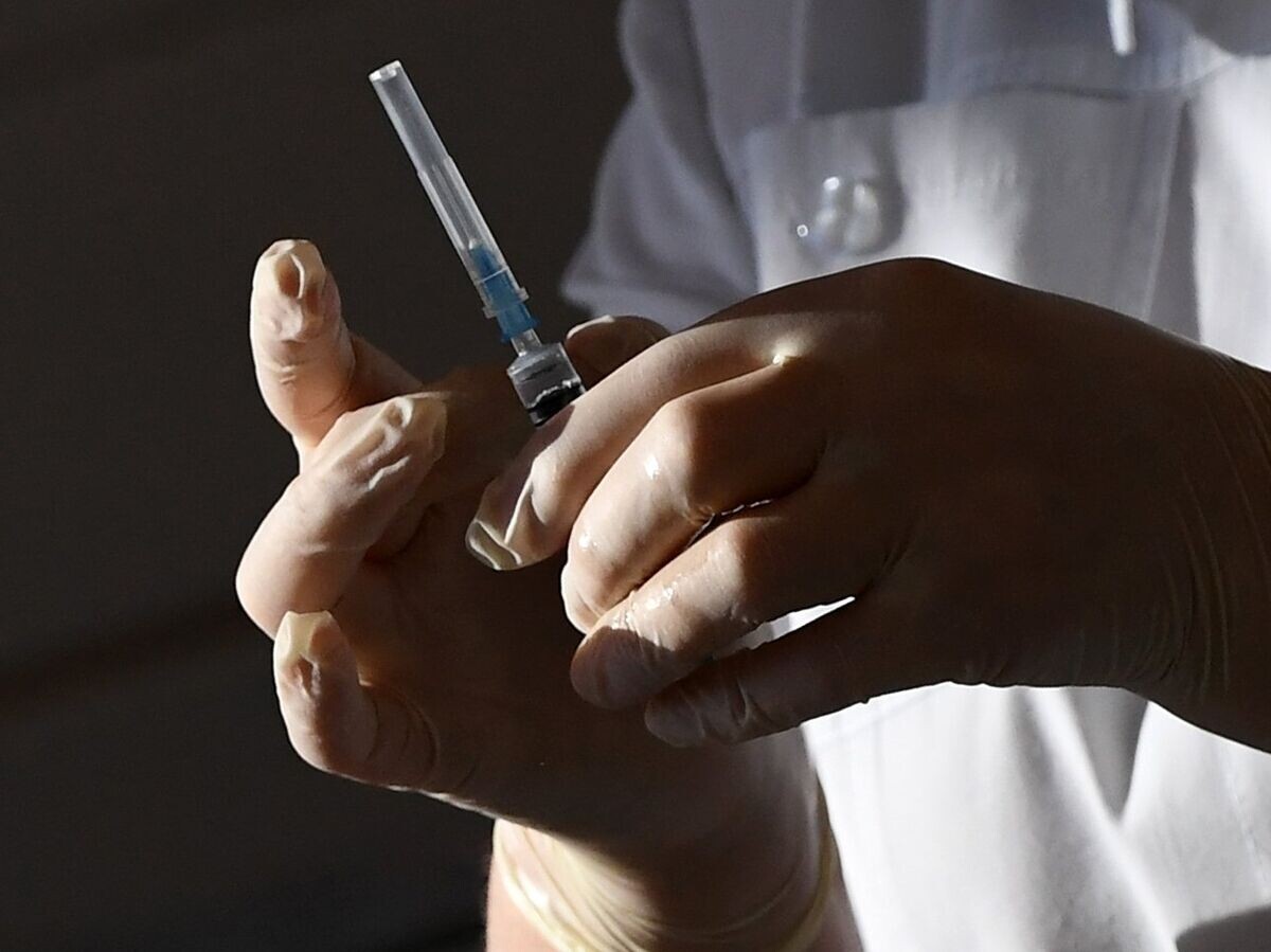    Вакцинация от COVID-19© РИА Новости . Максим Богодвид