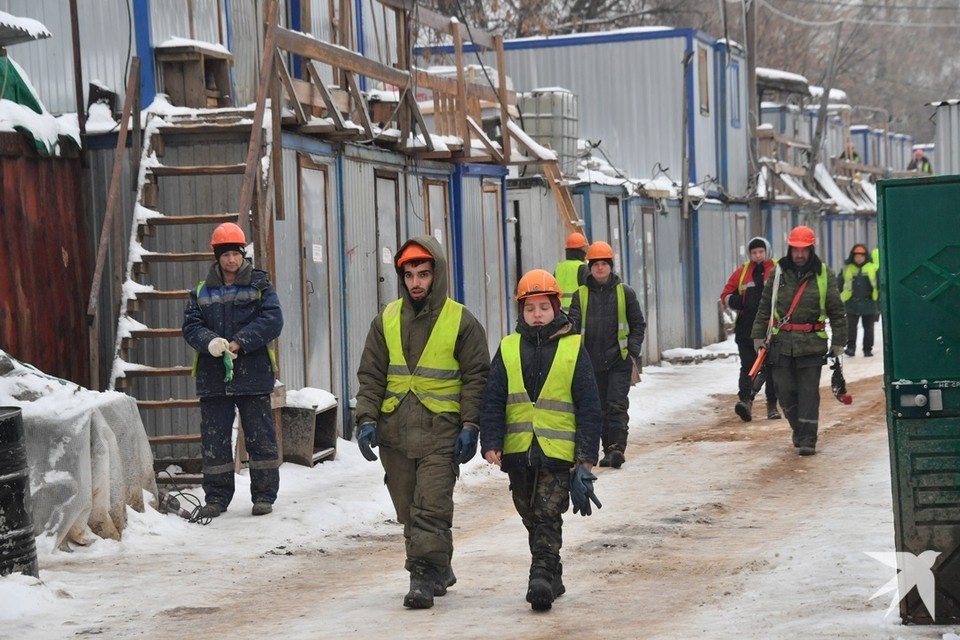    В Екатеринбурге и других городах России проведут эксперимент по целевому набору мигрантов на работу Владимир ВЕЛЕНГУРИН
