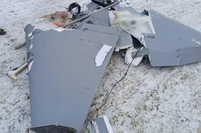 Противник публикует обломки нашего дрона БМ-35 с установленным старлинком. РЭБ на него не действует. Дроном БМ-35 был недавно поражён корабль возле порта Одессы, источник Телеграм-канал Позывной Брюс