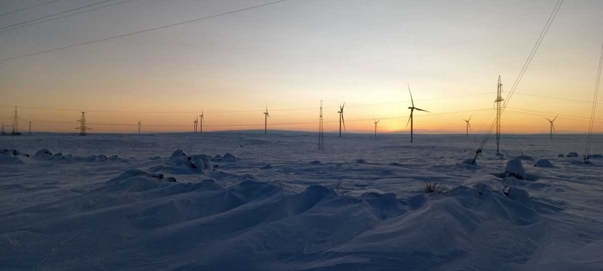 Спасибо за шикарные фотографии ветряков Маргарите (взамен расплывчатого серенького фото, сделанного из окна автобуса).