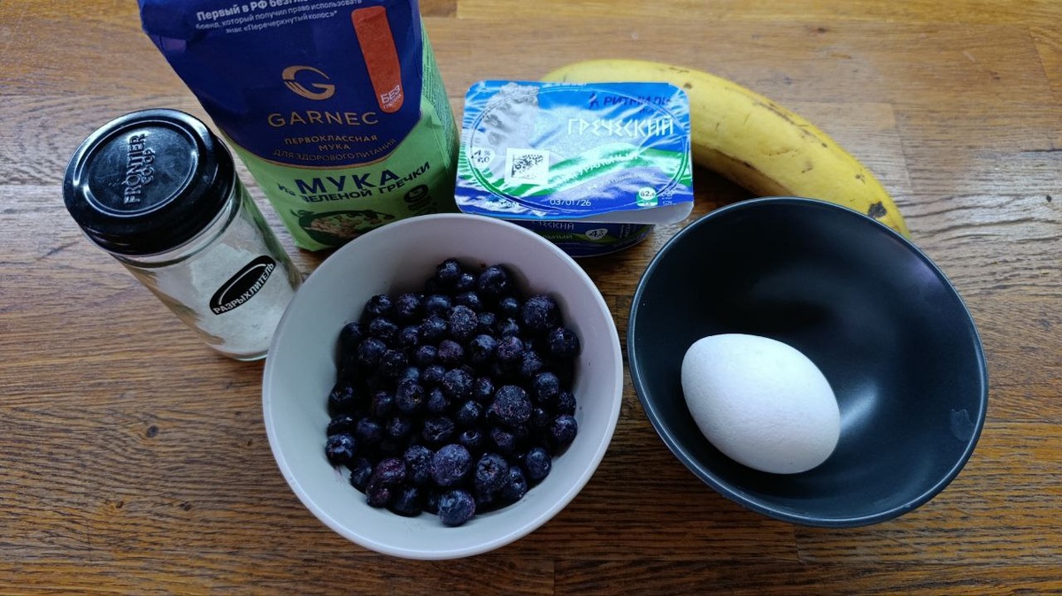 Соблюдается правило тарелки: 25% белка, 25% углеводов и 50% фруктов и ягод