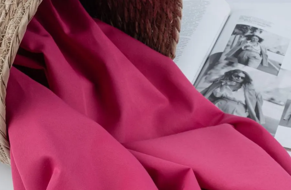 То есть продавец как бы говорит: «Мы чаще всего видим эту ткань вот в таких изделиях». Не «только так», а «обычно так».