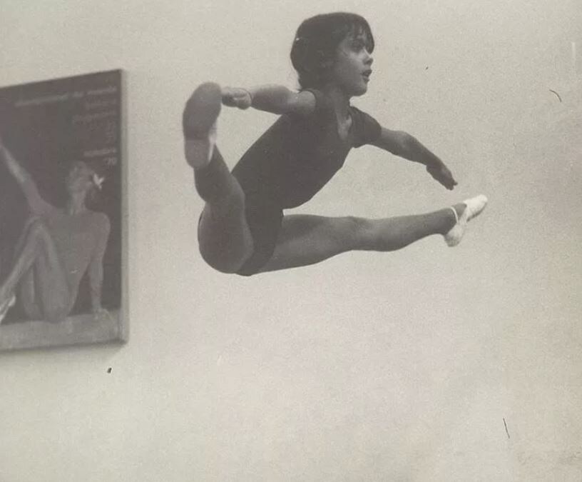 Сальма Хайек в детстве на занятиях танцами. 