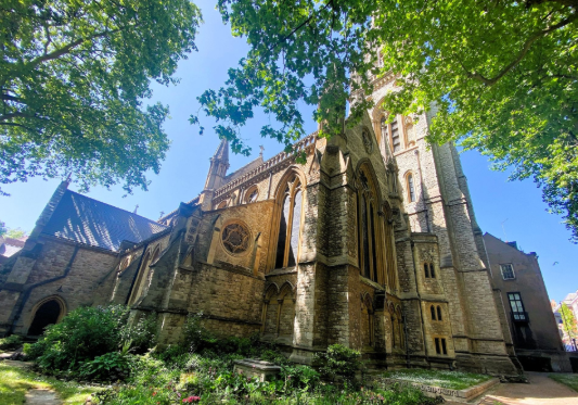 Церквь Святой Марии Эбботс, в Кенсингтоне