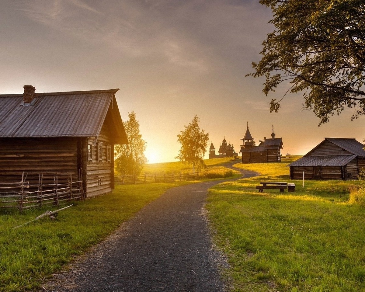 он работал и помогал по хозяйству,