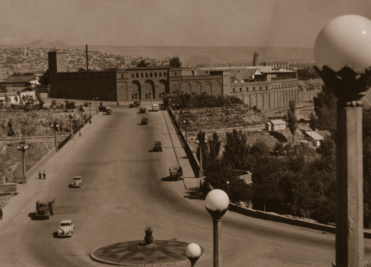 Винные подвалы треста «Арарат» и мост Победы, 1958 год