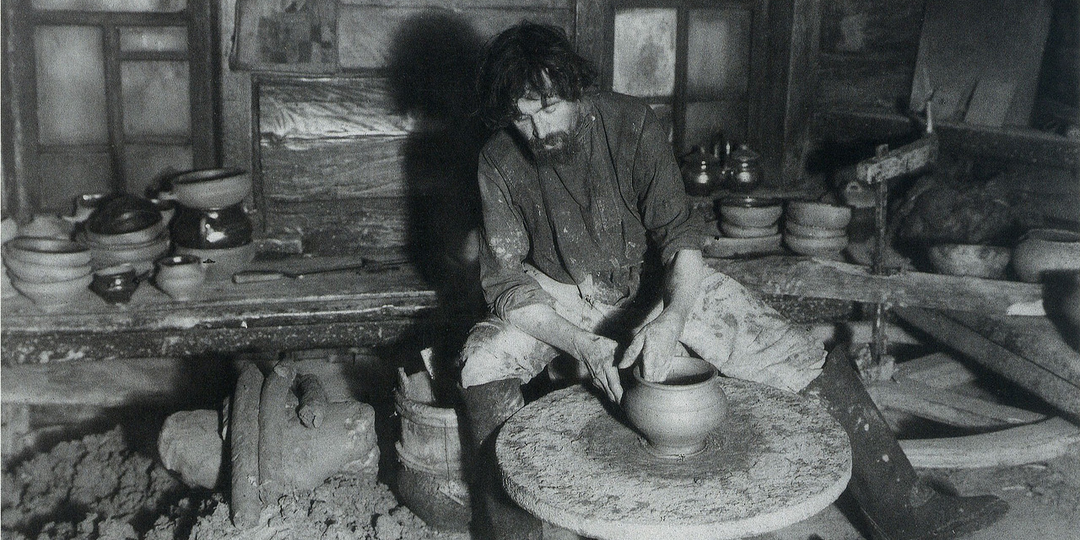 Стукнешь - поет, уронишь - не бьется: старинный секрет «звенящей» вологодской глины, который 300 лет считали утраченным, наконец-то раскрыли