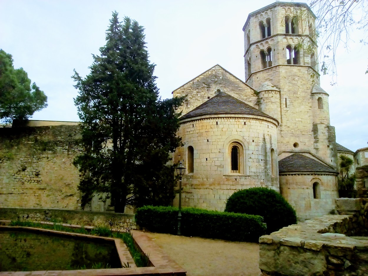 Монастырь Святого Петра в Жироне. Постройка XII века.