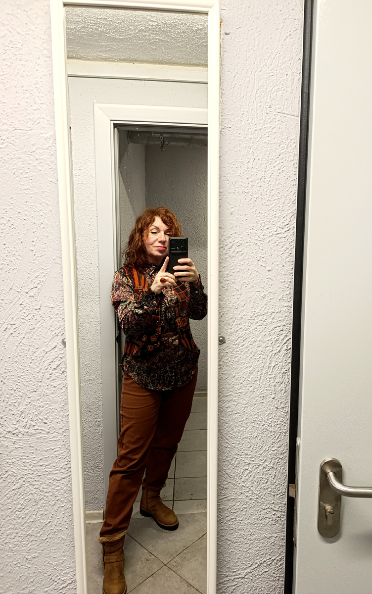 Автор сегодня с утра на работе. 