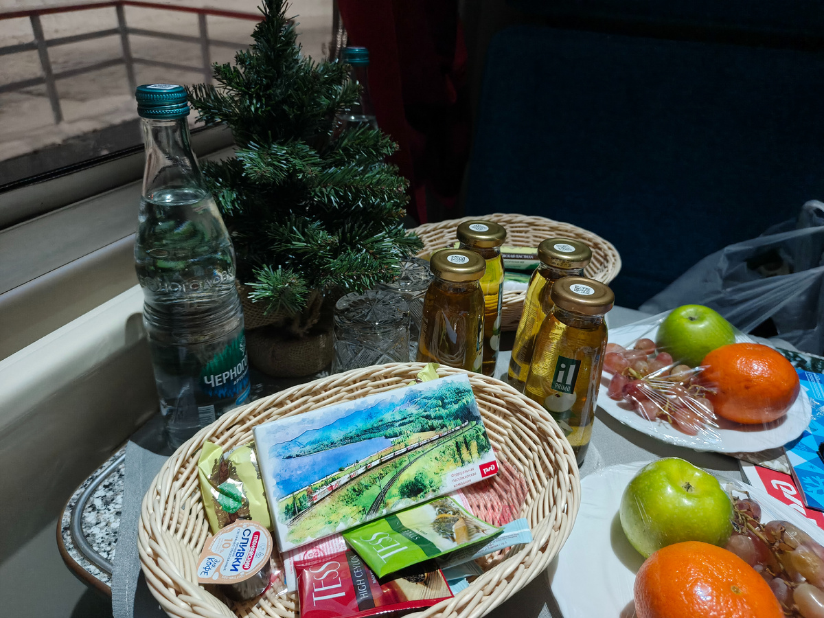 Новогоднее купе спального вагона