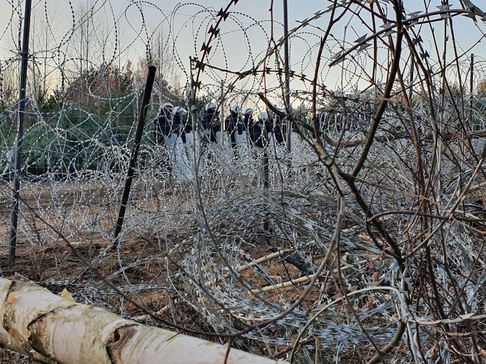    Польша минирует границу с Белоруссией Олег АДАМОВИЧ