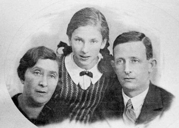 Харитон с женой и дочерью