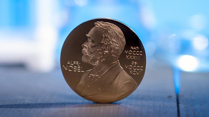 Обложка © Shutterstock / FOTODOM / AntonSAN