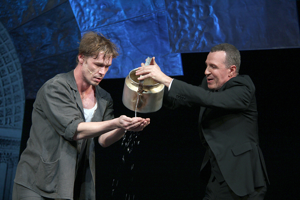 Вождь «Светлый путь. 19.17». Фото:mxat.ru