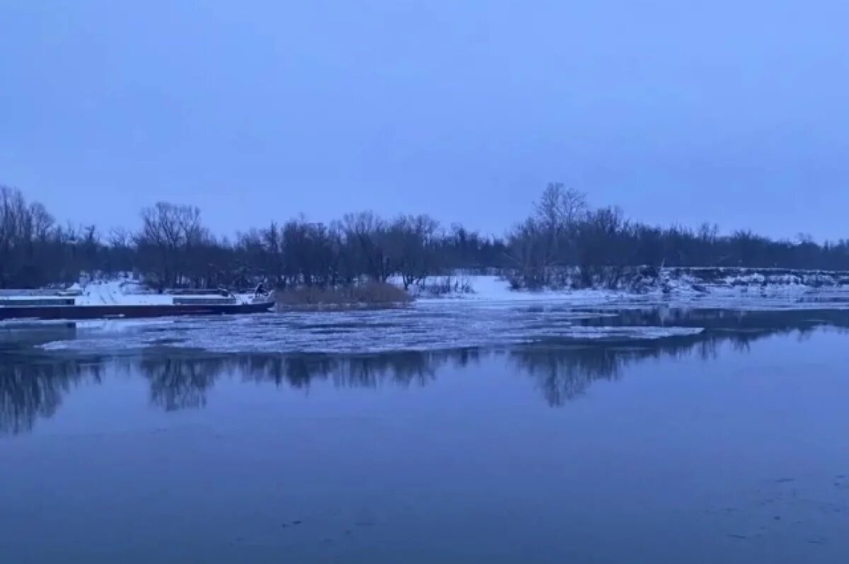    В Семикаракорском районе переправа закрыта на время ледохода