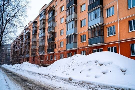    Жителей Камчатки попросили не прыгать в сугробы из окон